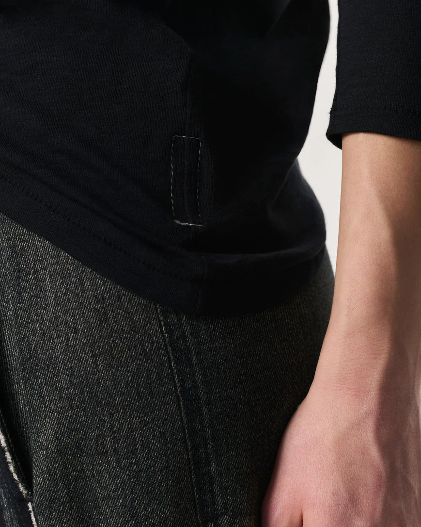 The Slub Longsleeve Tee in Black - Image 3