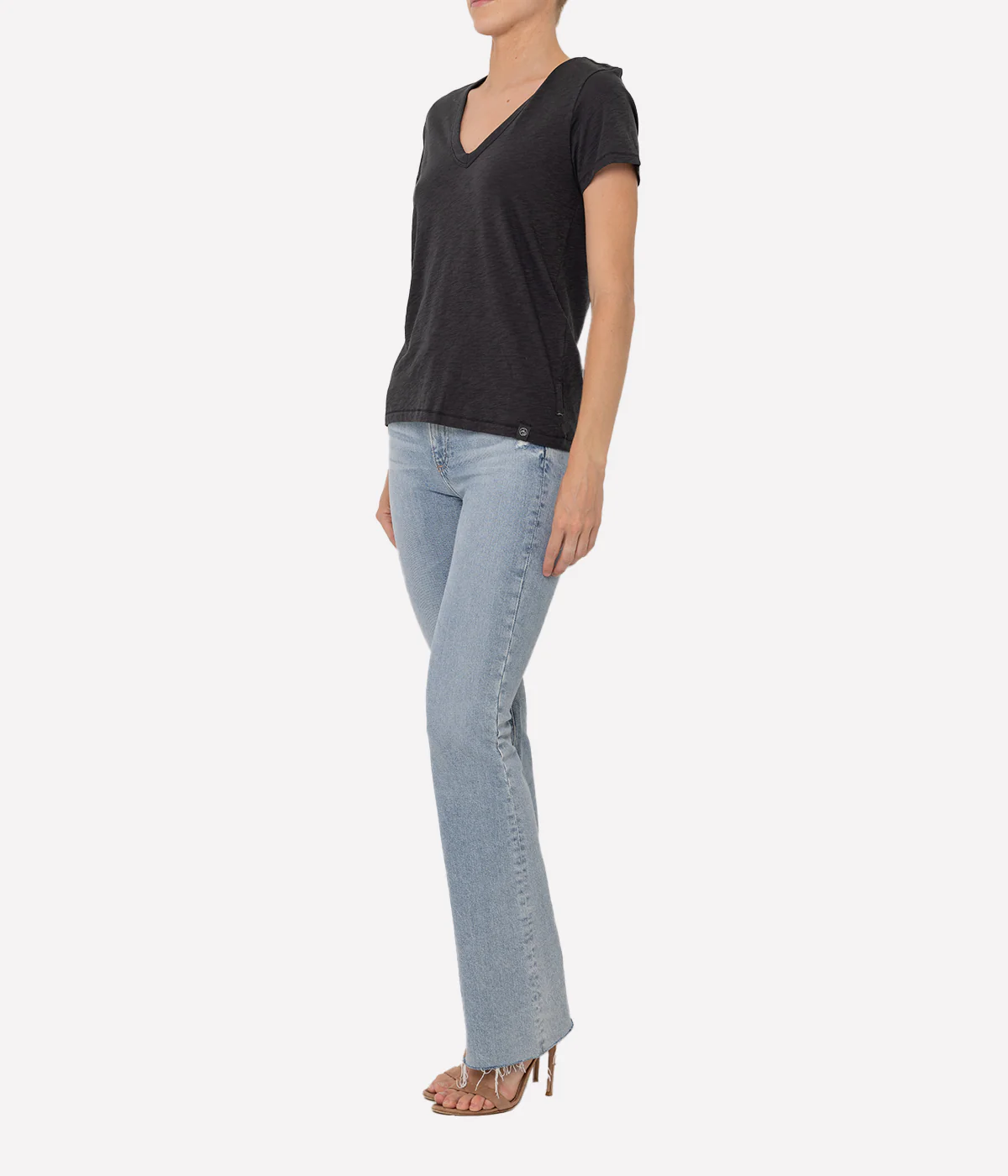 The Slub V T-Shirt in Black - Image 3