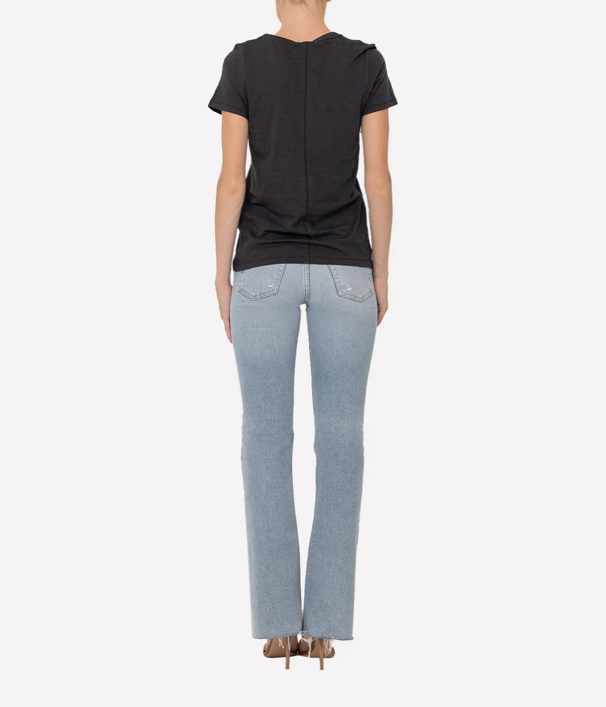 The Slub V T-Shirt in Black - Image 4